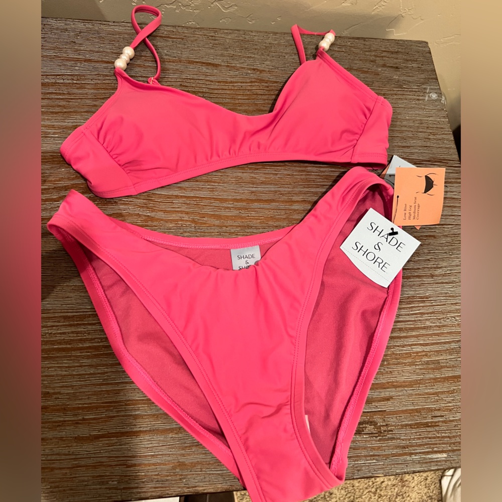 Shade & Shore Pink Bikini 🩷🤍